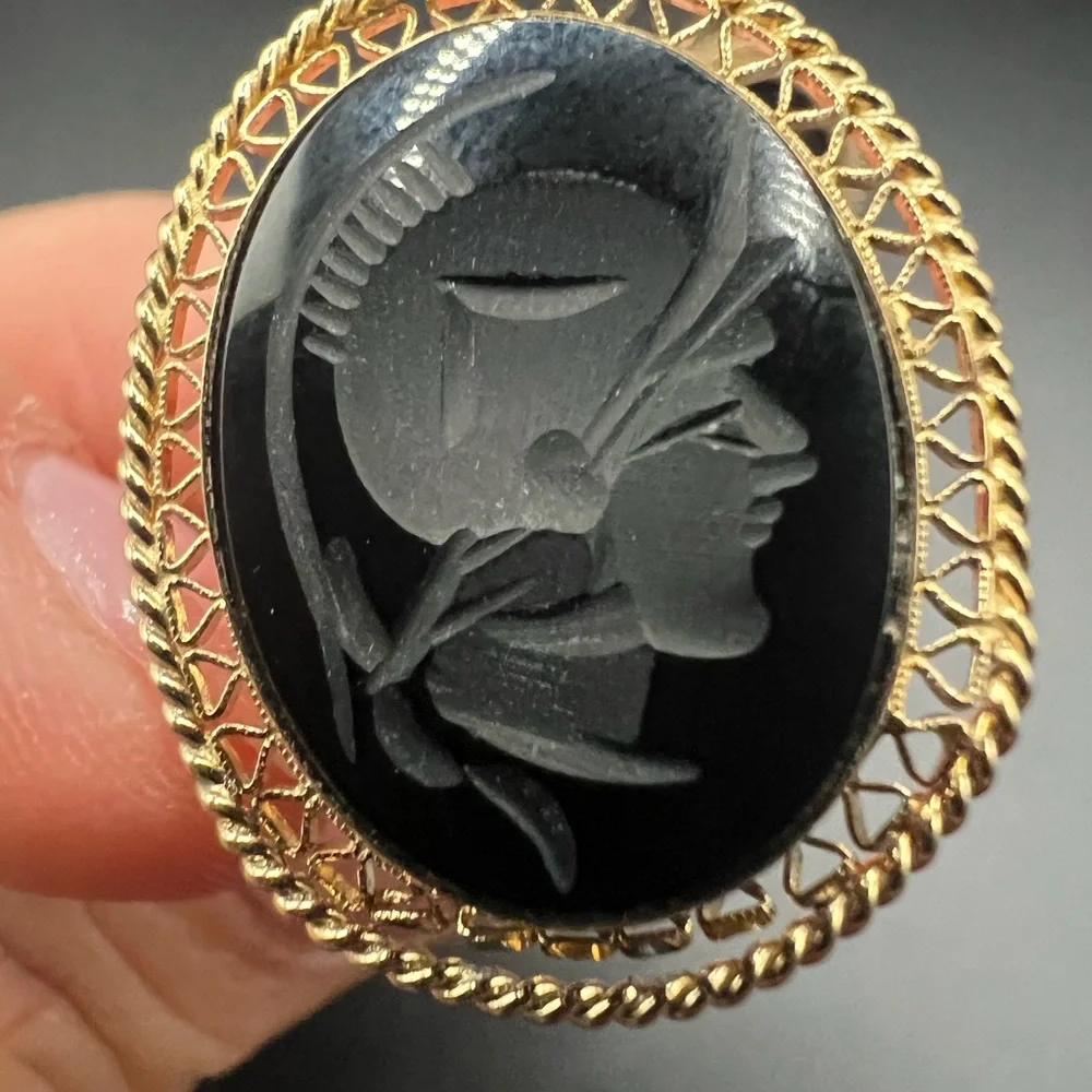 Vintage Swank Intagilo Carved Knight/Roman/Spartan Cufflinks and Tie Tack Set - Picture 4 of 7